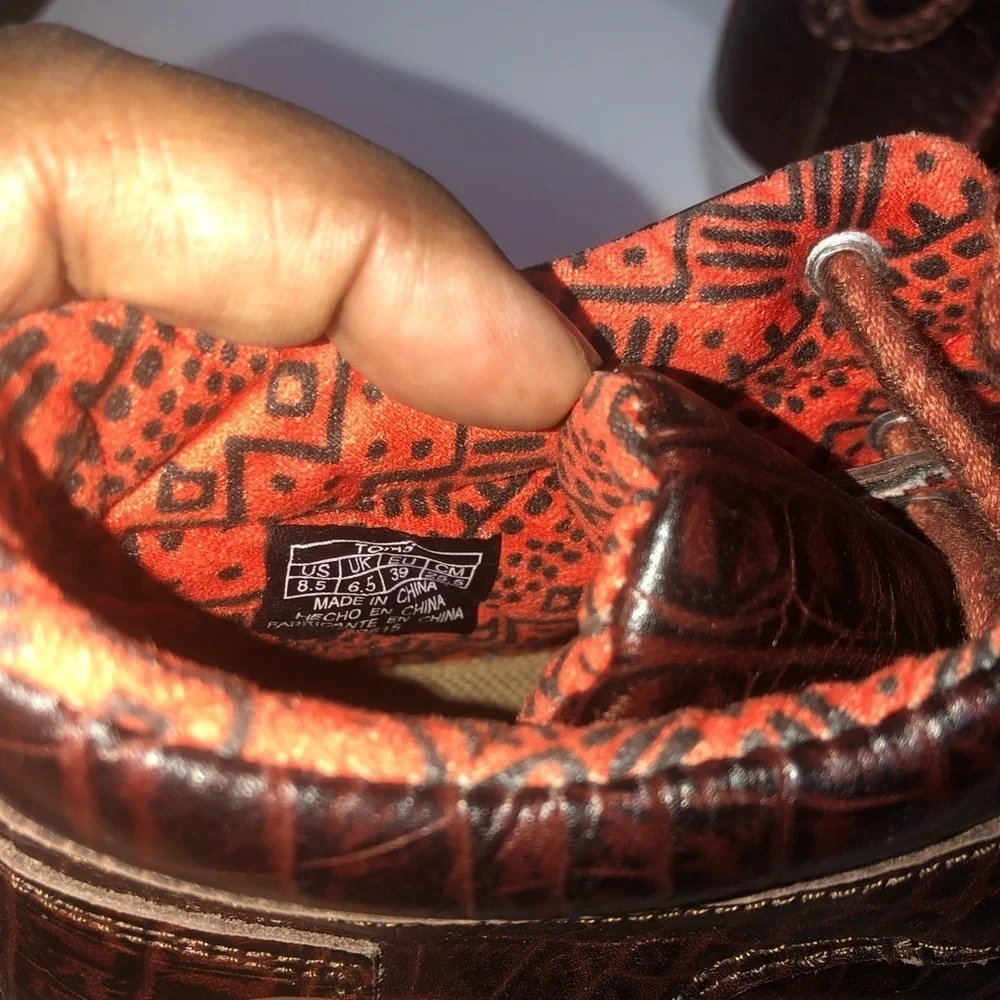NWOT Toms Camila croc embossed leather high top.